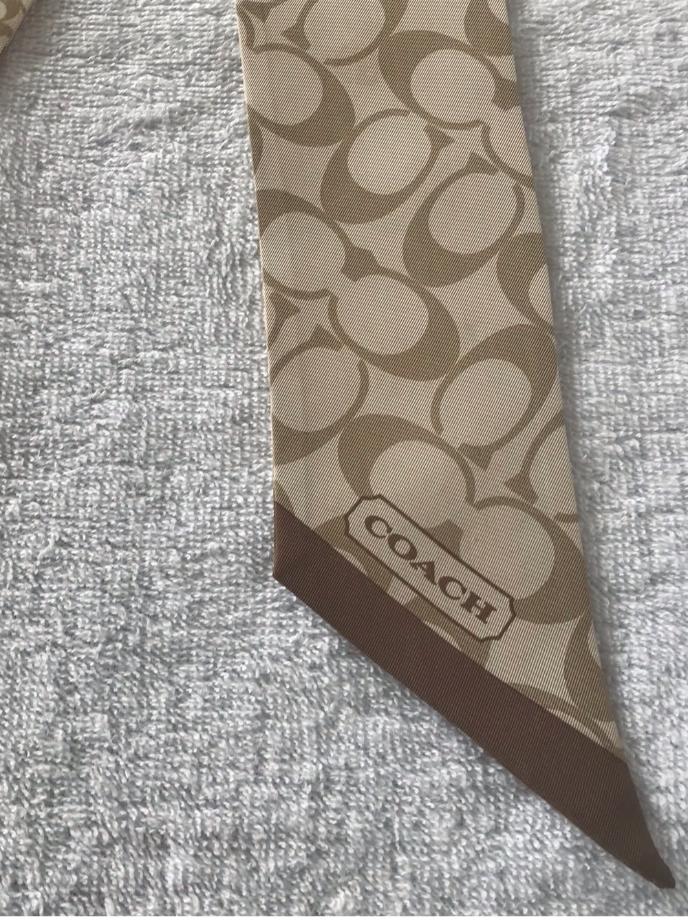 COACH Signature C 100 % Silk Skinny Brown Tan Scarf Twilly - Picture 2 of 8